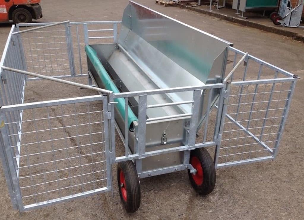 Newly designed 8ft double sided lamb creep feeder to O