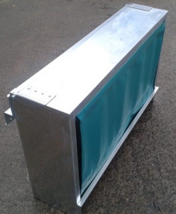 gate_mounted_trough_1